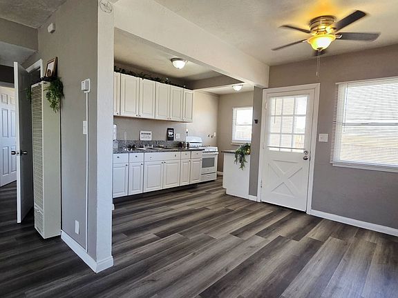 5th image of 437 N Gold Canyon St