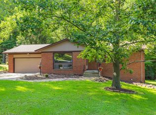 1092 Ledgeview Rd, Macedonia, OH 44056