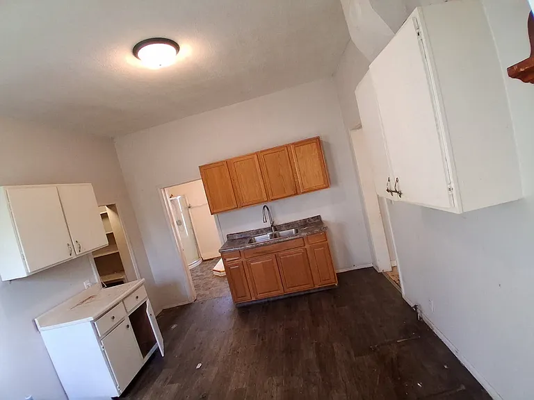 1117 NE Glendale Ave — Photo 8