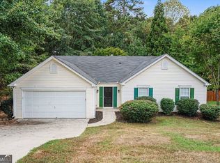 411 Crested View Dr, Loganville, GA 30052