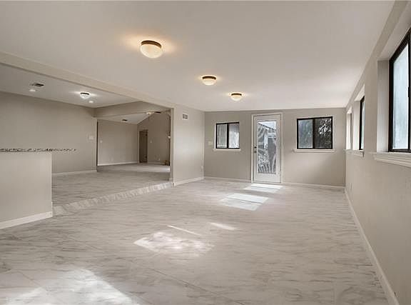5th image of 1203 Mills Meadow Dr