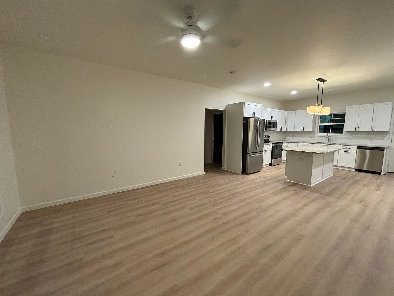 3 bed, 1649 sqft, $1,850 — Photo 3