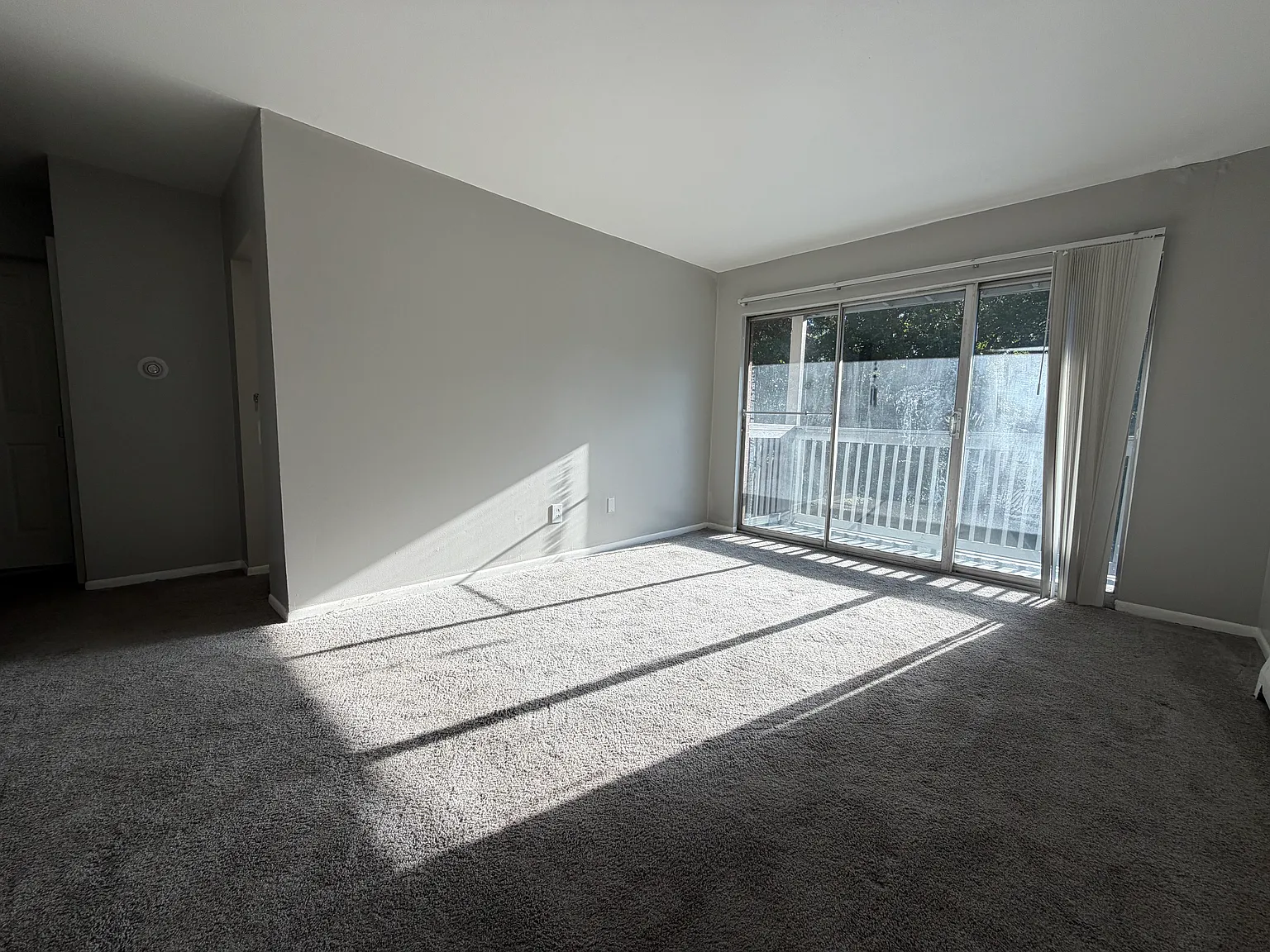 279A Oakville Ave — Photo 3