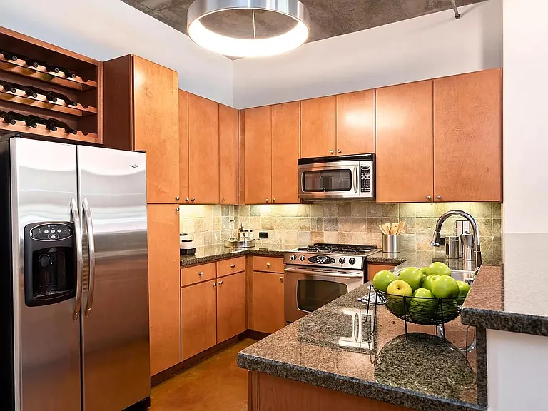 840 Green St #129 — Photo 11