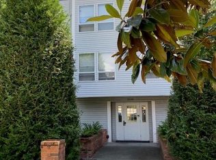 8848 Stone Ave N #401, Seattle, WA 98103