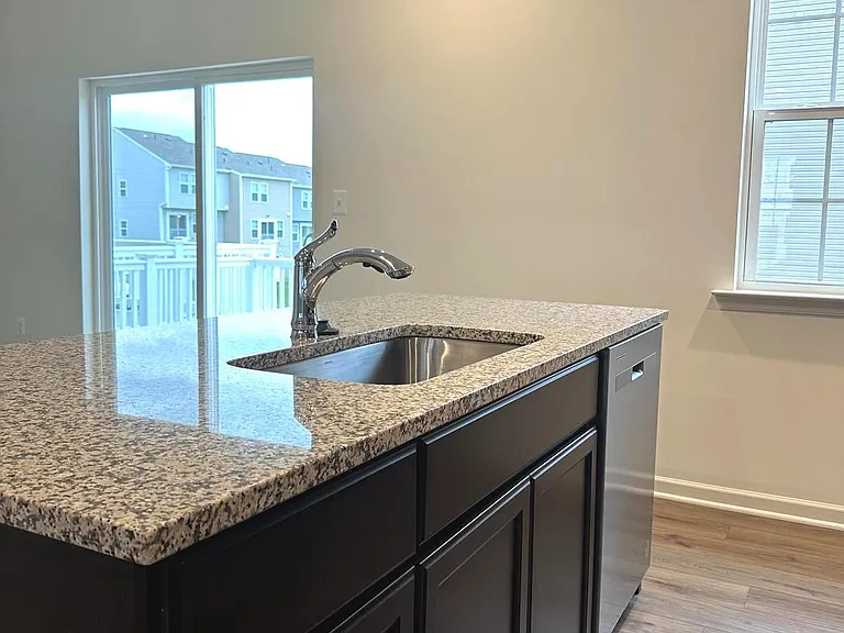 93 Stafford Pl — Photo 14