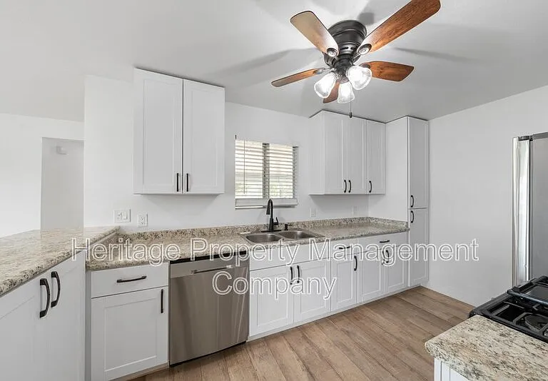 784 Hill Top Dr — Photo 12