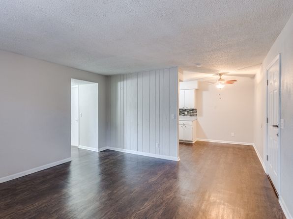 2400 N Nottingham Way