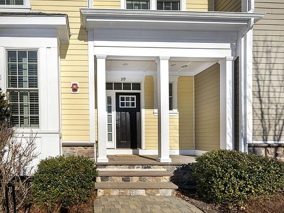 4th image of 319 Memorial Grove Ave