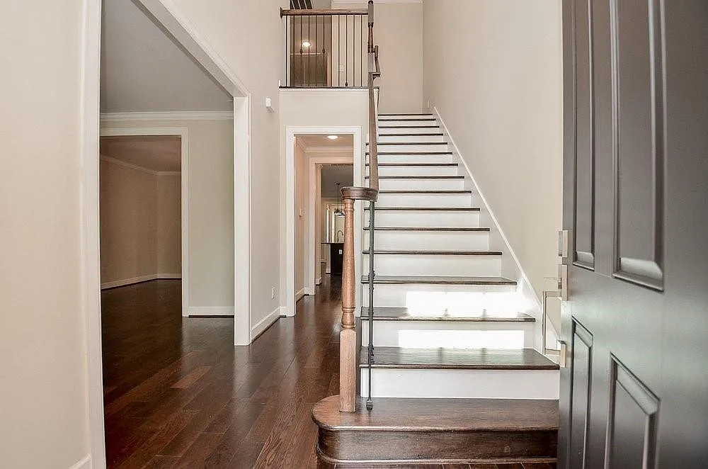 3 bed, 2.5 bath, 2106 sqft, $2,950 — Photo 4
