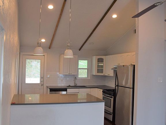 5th image of 2718 Oak Springs Dr Unit B