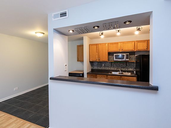 5th image of 1625 Ashland Ave #2A