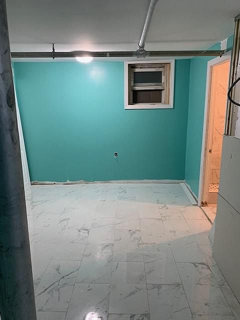 2nd image of 1462 Saint Lawrence Ave #1B