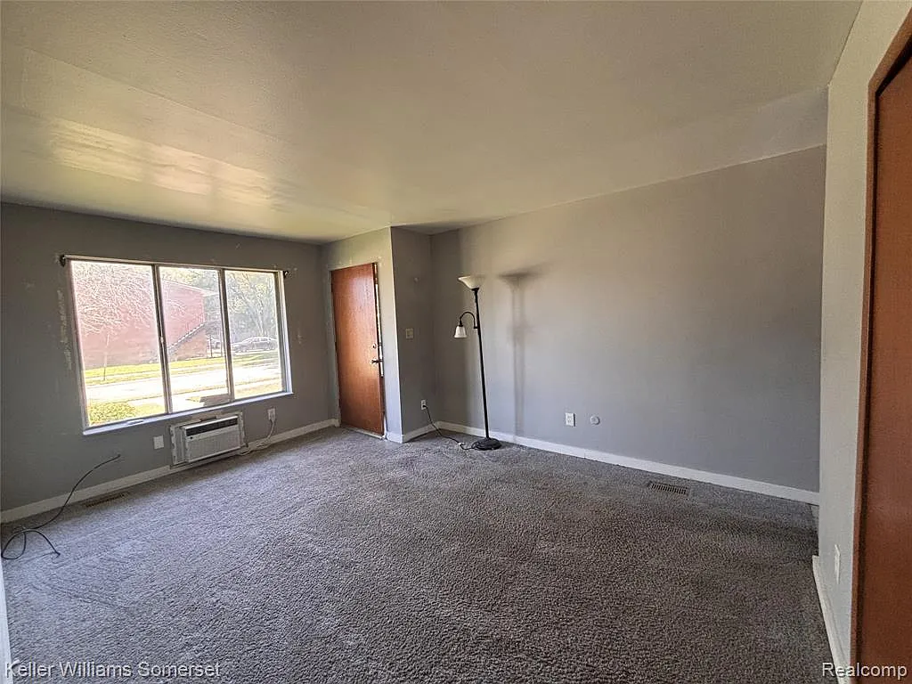 1 bed, 1.0 bath, 800 sqft, $875 — Photo 3
