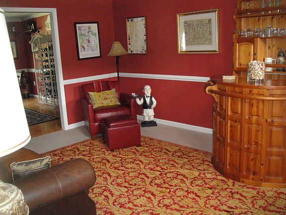 5th image of 1012 Suffolk Dr