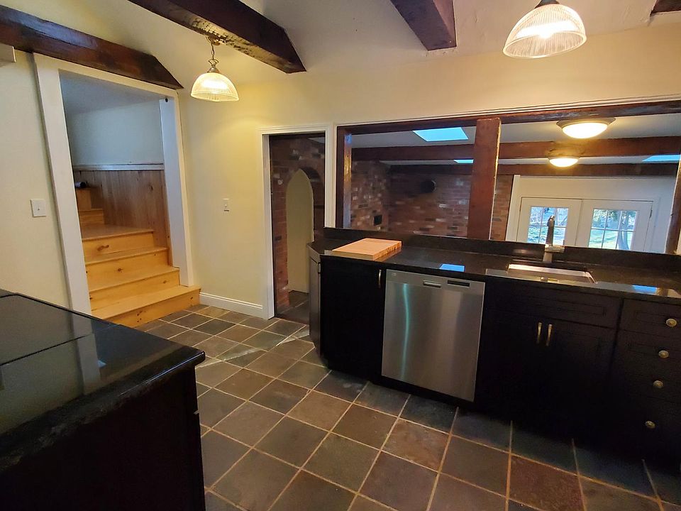 1st image of 194 High St Unit 1
