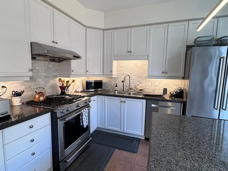 116 Evans Ave #2 — Photo 5