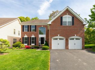637 Creekside Ln, Fishkill, NY 12524