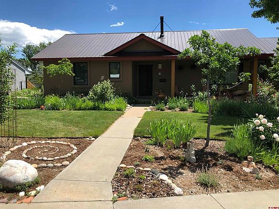 2nd image of 18 Animas Place