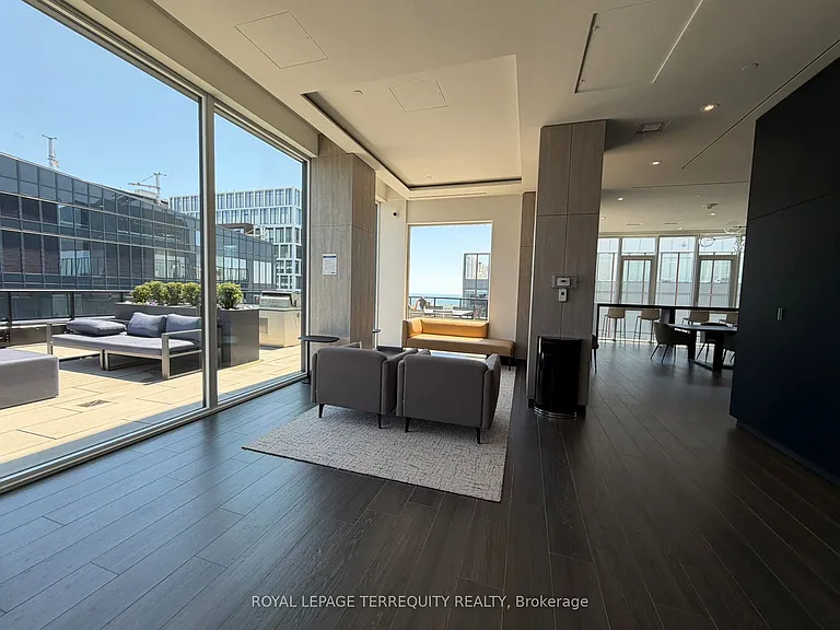 357 King St W #3307 — Photo 20