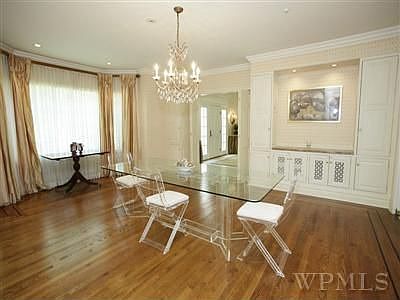 3rd image of 19 Orchard Dr