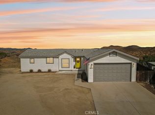 28010 Oregon Pl, Canyon Lake, CA 92587