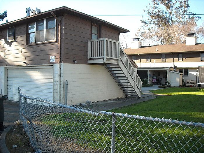 1st image of 1024 Oak Ave