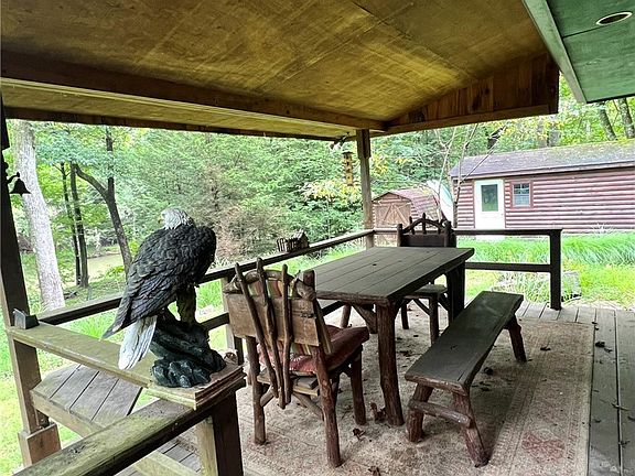 3rd image of 34 Laurel Loop Ln