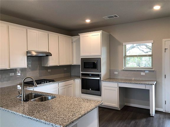 4th image of 640 Sigourney Way