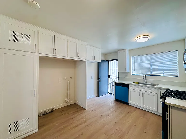 2114 S Meridian Ave — Photo 7