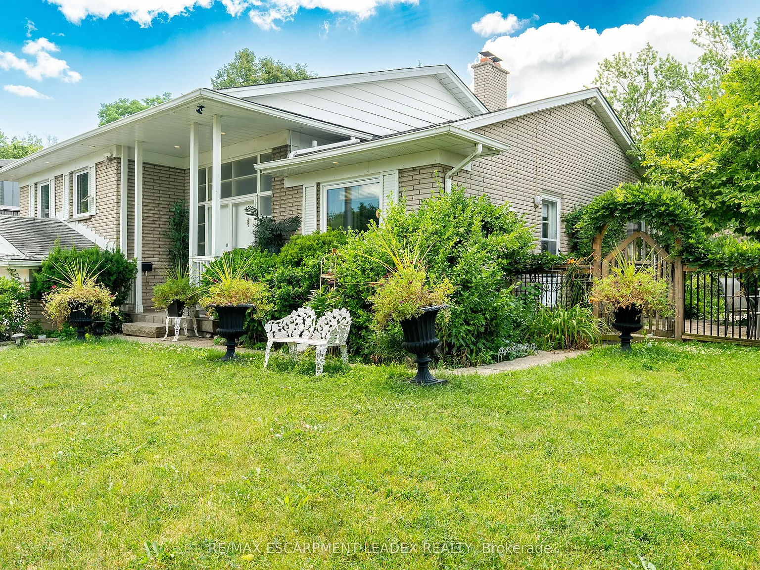 4 bed, $3,950 — Photo 2
