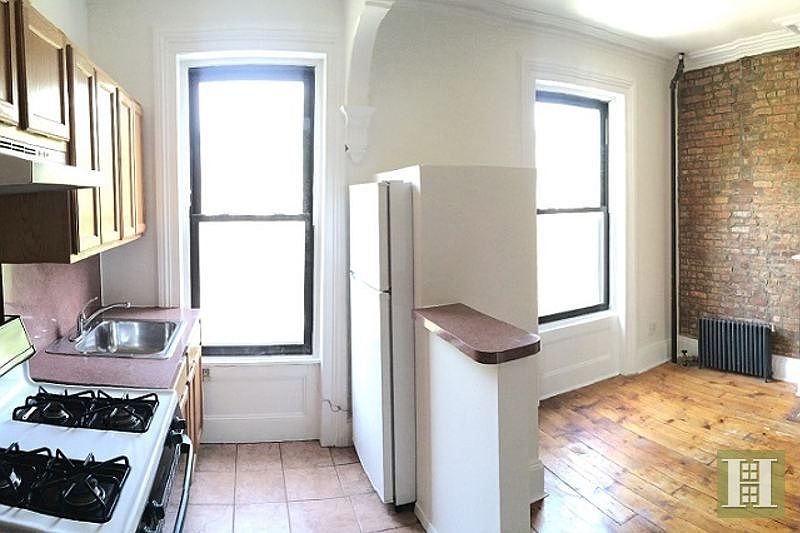 2nd image of 321A Jefferson Ave #2