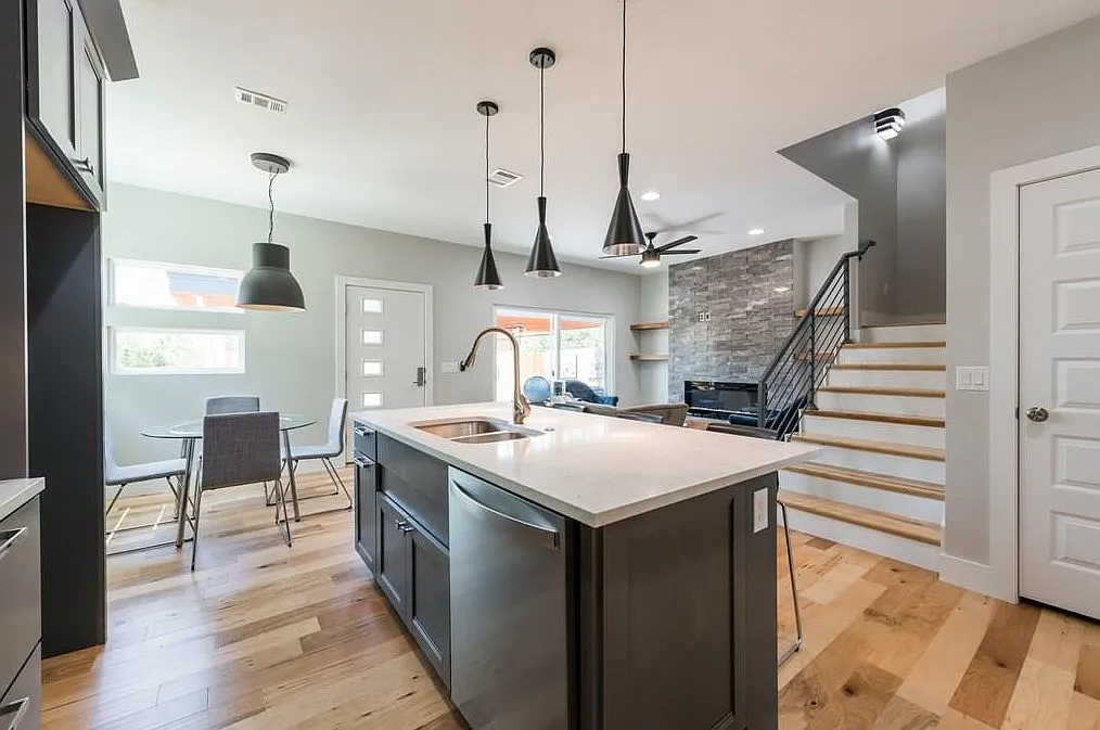 4 bed, 2.5 bath, 1888 sqft, $3,000 — Photo 4