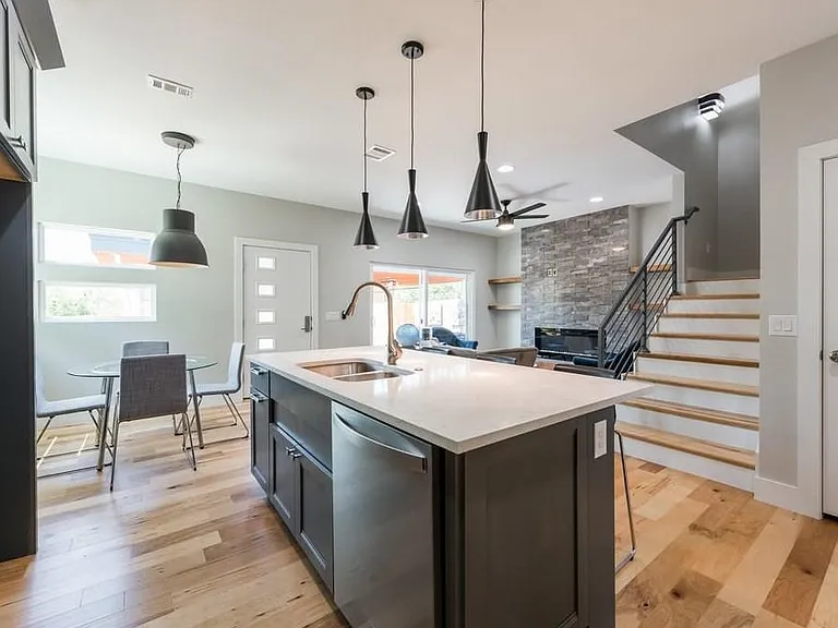 1179 Springdale Rd #B — Photo 4