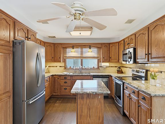 3rd image of 47 Sharon Drive