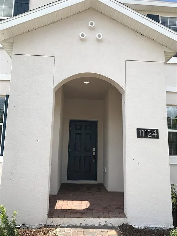 5 bed, 3.0 bath, 2461 sqft, $2,950 — Photo 2