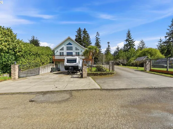 874 N Henry St, Coquille, OR 97423