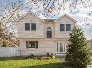 174 Park Ave, Deer Park, NY 11729