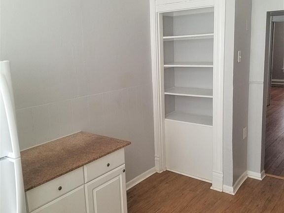 4th image of 2742 Chariton St Floor 1