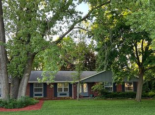 1734 W Edward Ln, Glendale, WI 53209