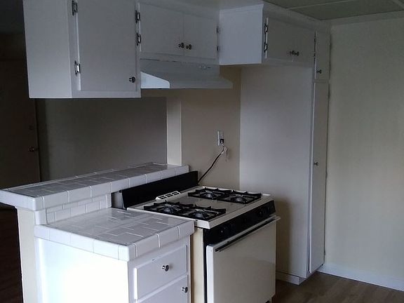 4th image of 1736 E 4th St APT 8