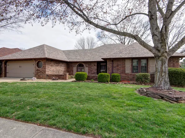1866 S Oakmont Avenue, Springfield, MO 65809