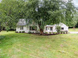 1046 Ghent Hills Rd, Akron, OH 44333