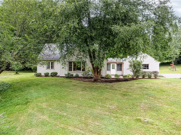 1046 Ghent Hills Rd, Akron, OH 44333