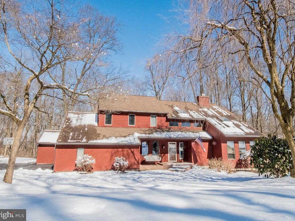 1st image of 1523 Canyon Dr