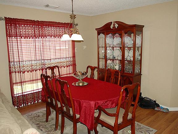 3rd image of 10027 Cabin Creek Dr