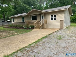 230 Hampton Rd NW, Hartselle, AL 35640