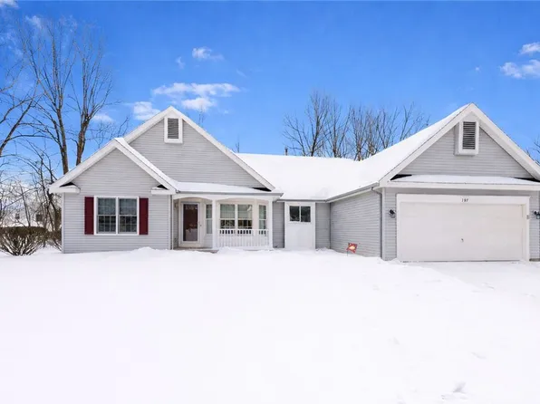 197 Garden Pkwy, Henrietta, NY 14467