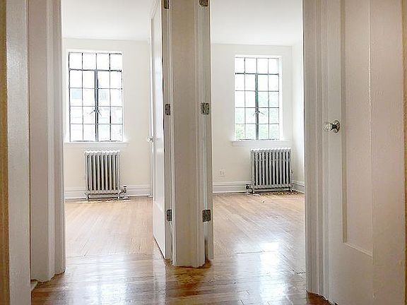 3rd image of 72 Barrow St APT 4S