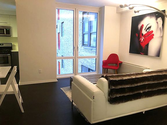 3rd image of 235 E 44th St APT 12A